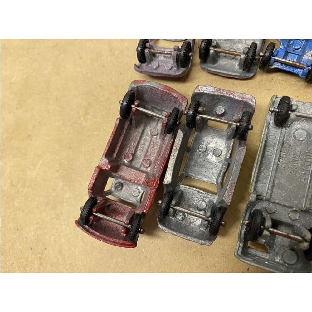 Lot Of 7 Vintage Tootsie Toys Cars And Trucks - Picture 9 of 10